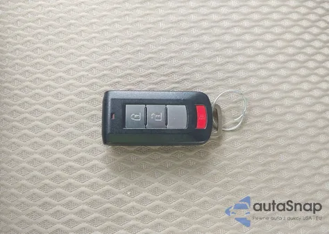 2018 Mitsubishi Outlander Es/Le/Se/Sel z USA, uszkodzony, nr VIN JA4AZ3A38JZ070924